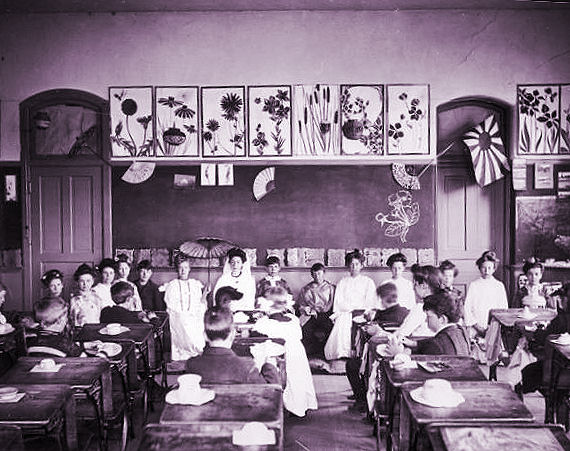 Japanese presentation by 1904 Training School kids